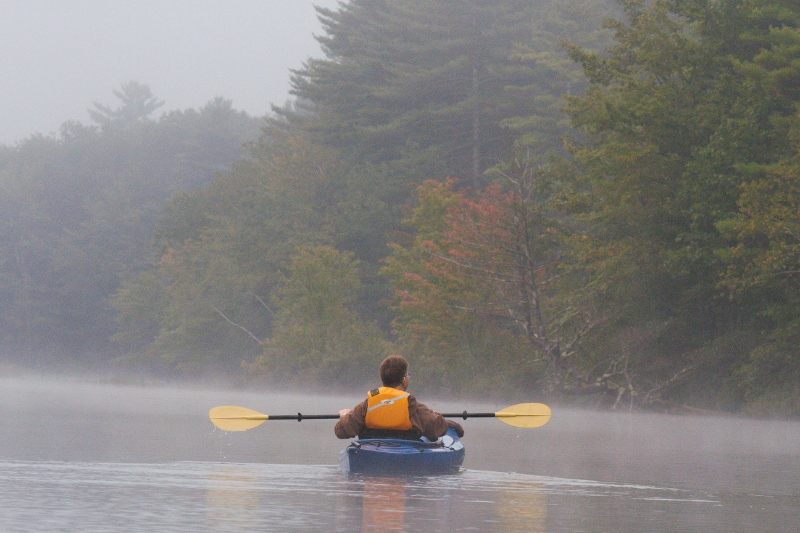 Kayak Foggy Morn 072 (800x533)